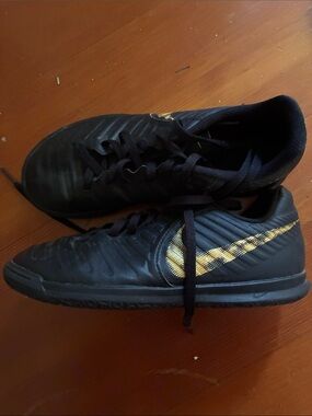 Nike Men’s Black & Gold Indoor Soccer Sneakers